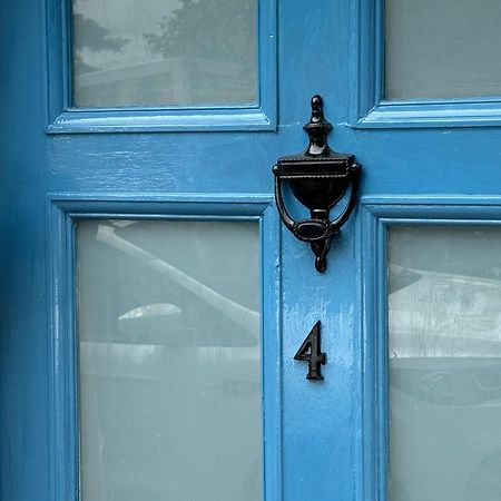 Beautiful Townhouse Next To Royal Victoria Park And Botanical Gardens Within Easy Walking Distance To Bath City Centre Екстериор снимка