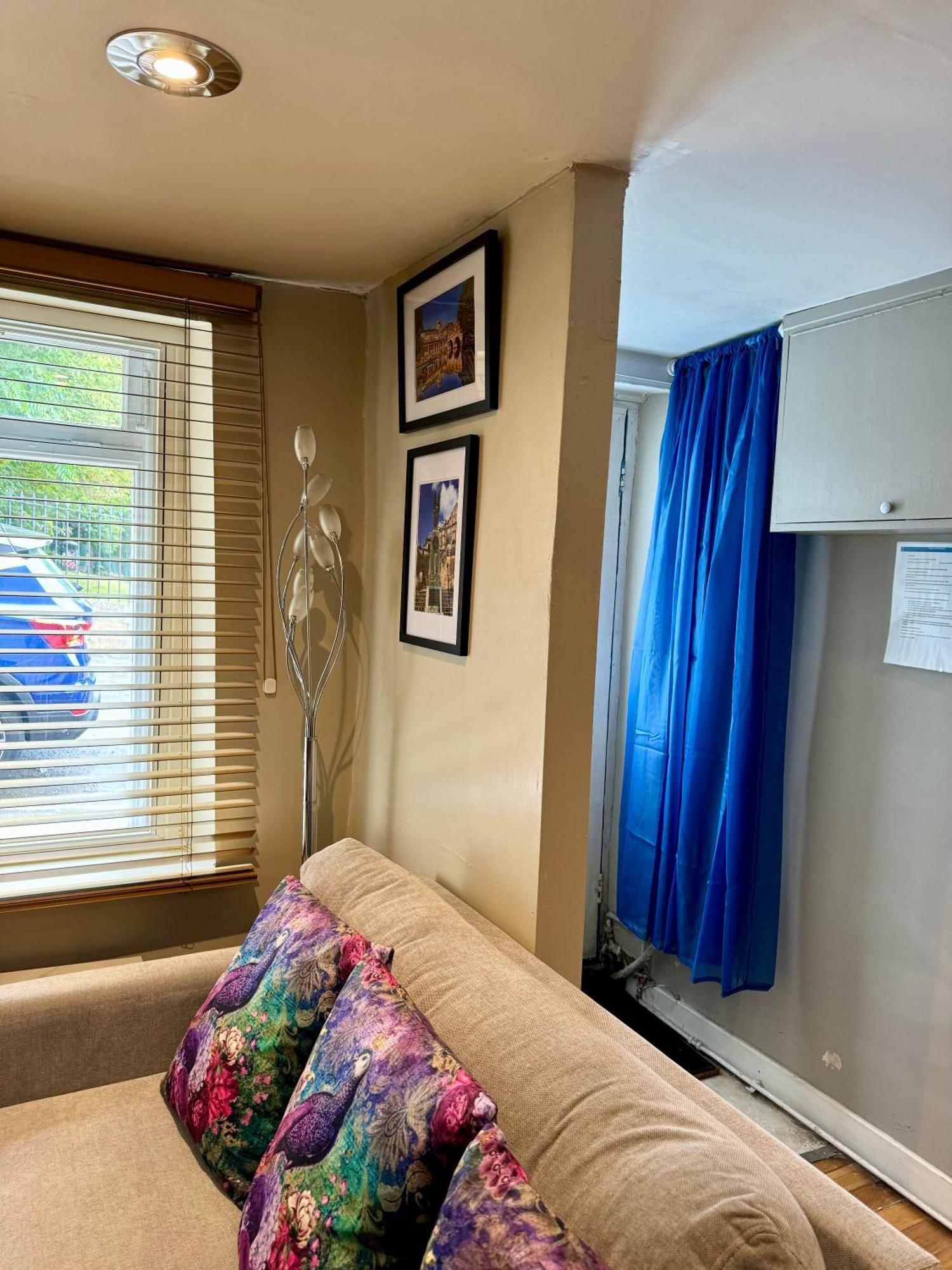Beautiful Townhouse Next To Royal Victoria Park And Botanical Gardens Within Easy Walking Distance To Bath City Centre Екстериор снимка