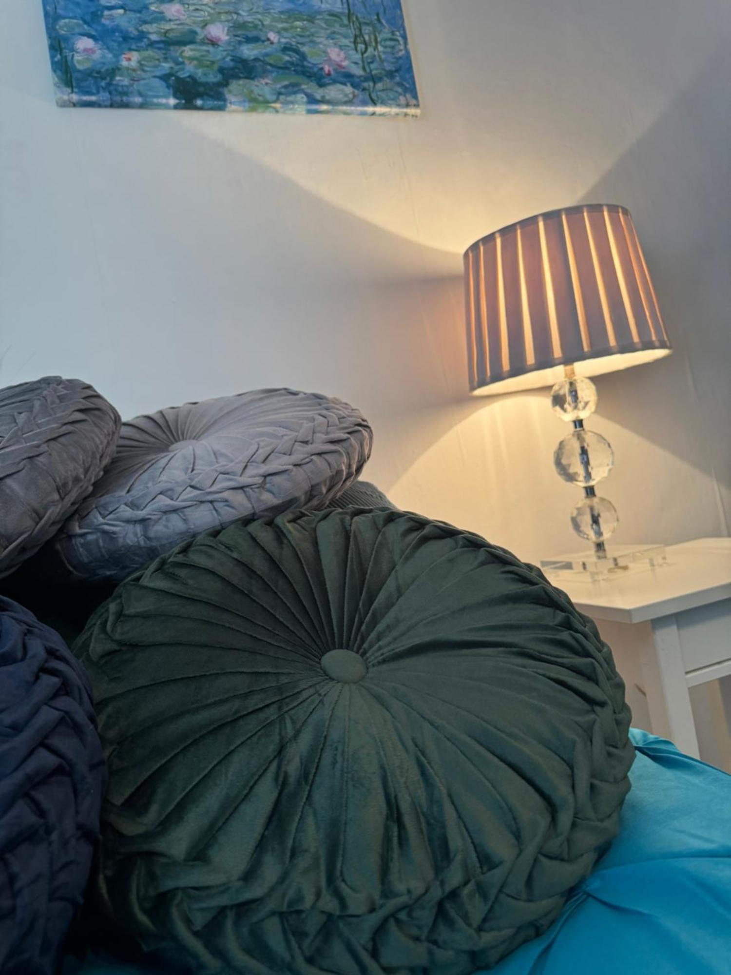 Beautiful Townhouse Next To Royal Victoria Park And Botanical Gardens Within Easy Walking Distance To Bath City Centre Екстериор снимка