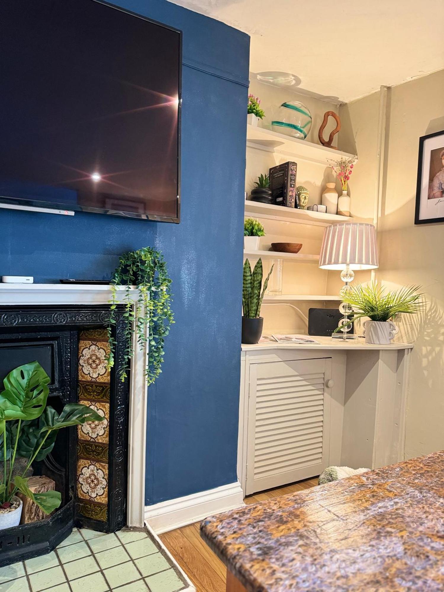 Beautiful Townhouse Next To Royal Victoria Park And Botanical Gardens Within Easy Walking Distance To Bath City Centre Екстериор снимка