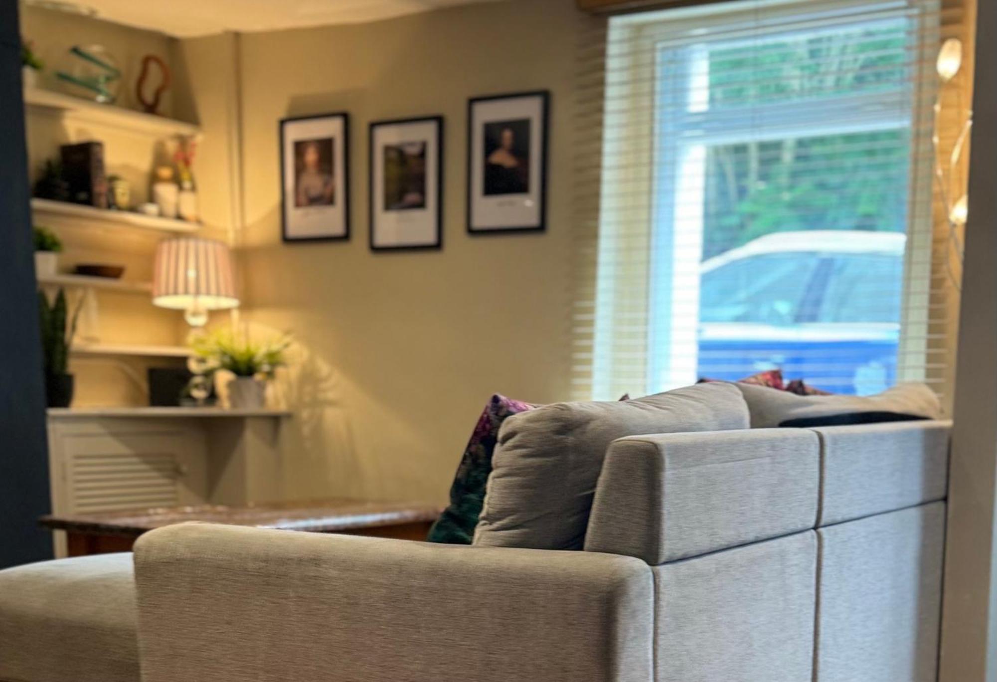 Beautiful Townhouse Next To Royal Victoria Park And Botanical Gardens Within Easy Walking Distance To Bath City Centre Екстериор снимка