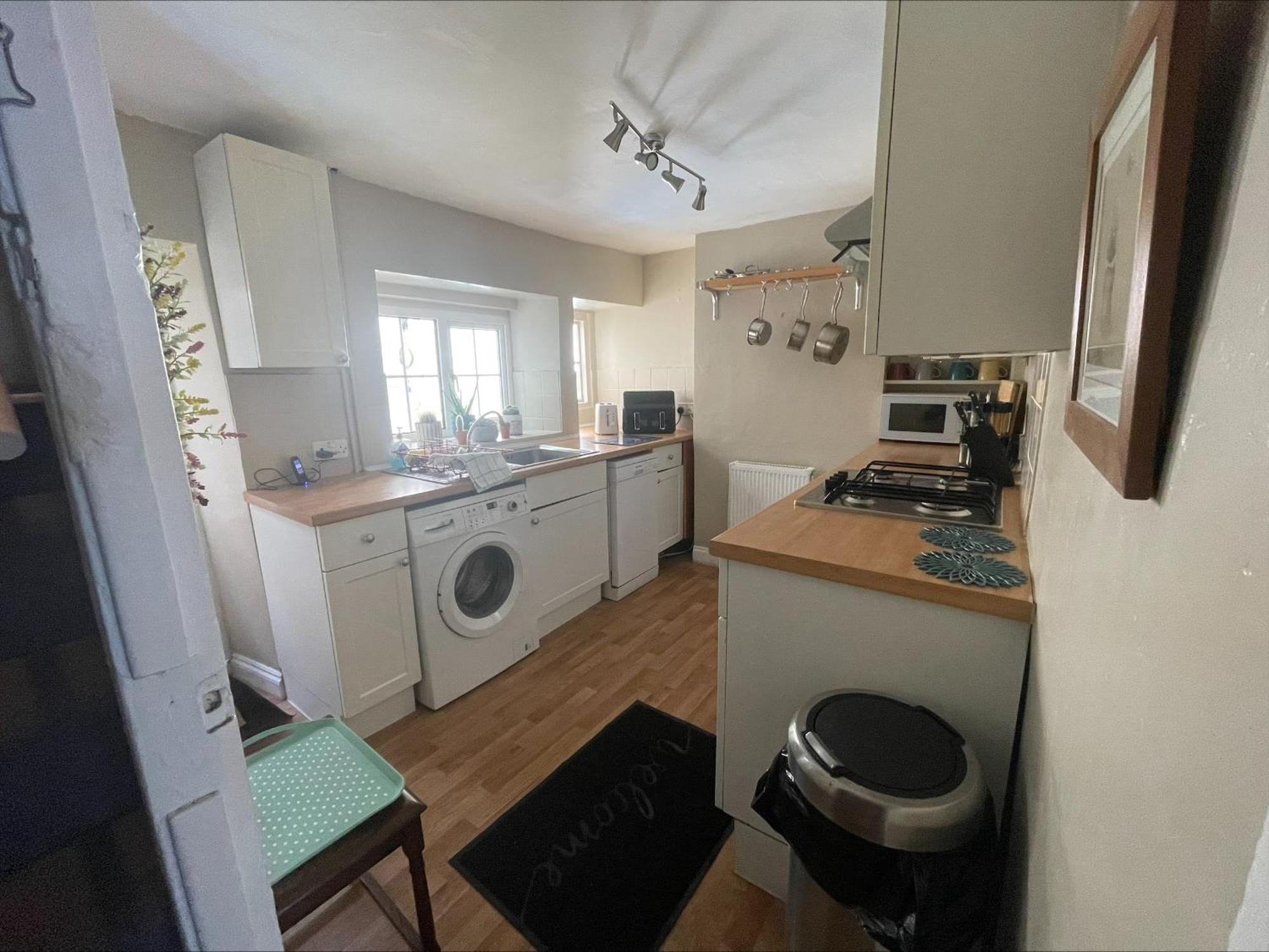 Beautiful Townhouse Next To Royal Victoria Park And Botanical Gardens Within Easy Walking Distance To Bath City Centre Екстериор снимка
