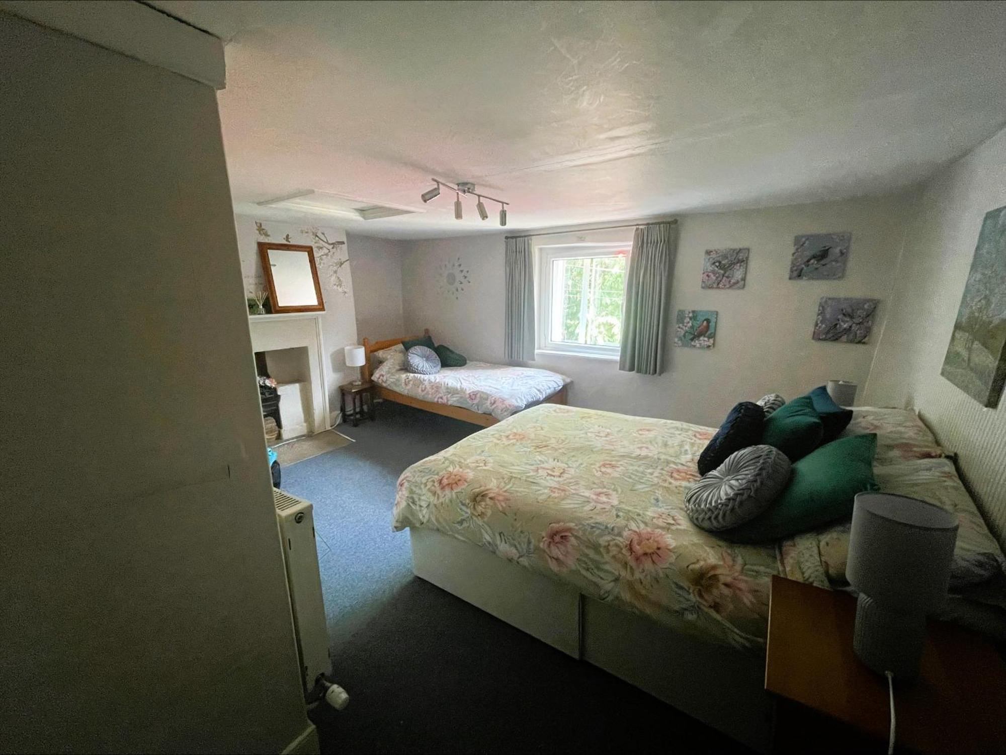 Beautiful Townhouse Next To Royal Victoria Park And Botanical Gardens Within Easy Walking Distance To Bath City Centre Екстериор снимка