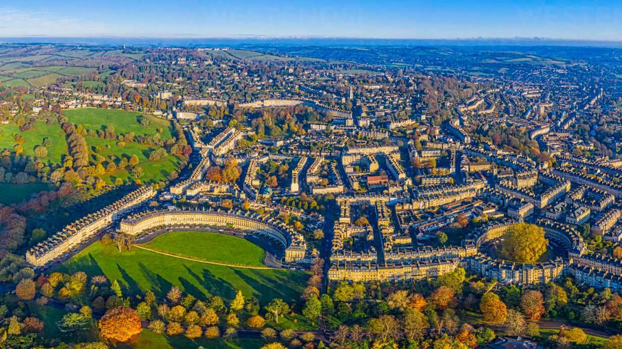 Beautiful Townhouse Next To Royal Victoria Park And Botanical Gardens Within Easy Walking Distance To Bath City Centre Екстериор снимка