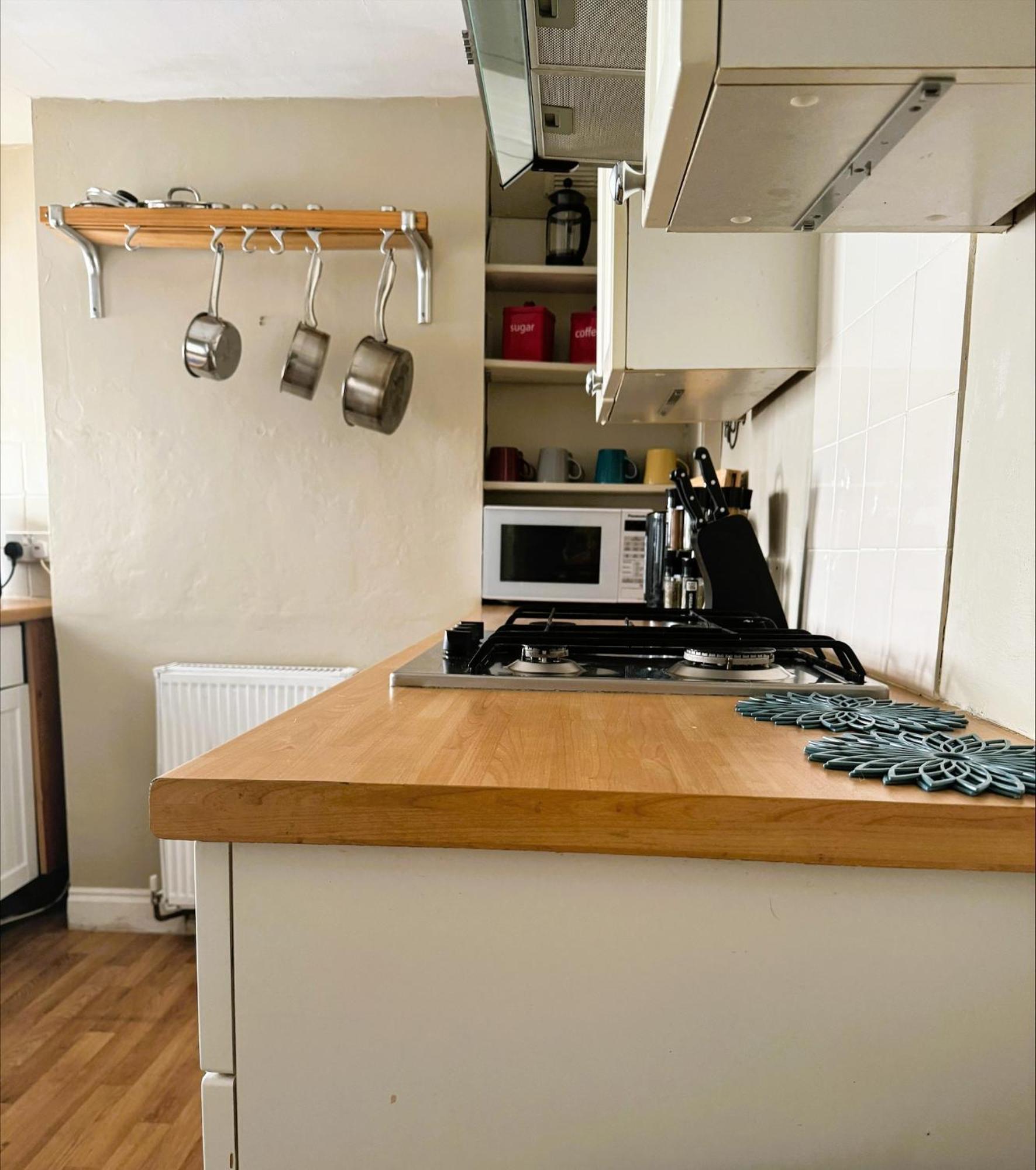 Beautiful Townhouse Next To Royal Victoria Park And Botanical Gardens Within Easy Walking Distance To Bath City Centre Екстериор снимка
